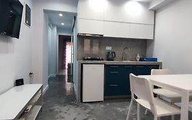 New Apartment With A Separate Entrance Near The Subway.
